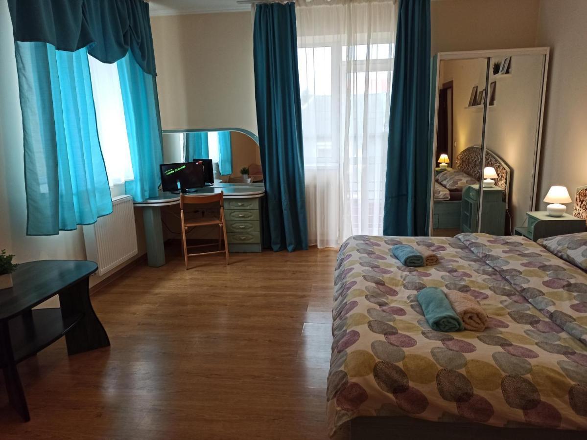 Vip Apartments In The Centre Mukacheve Luaran gambar