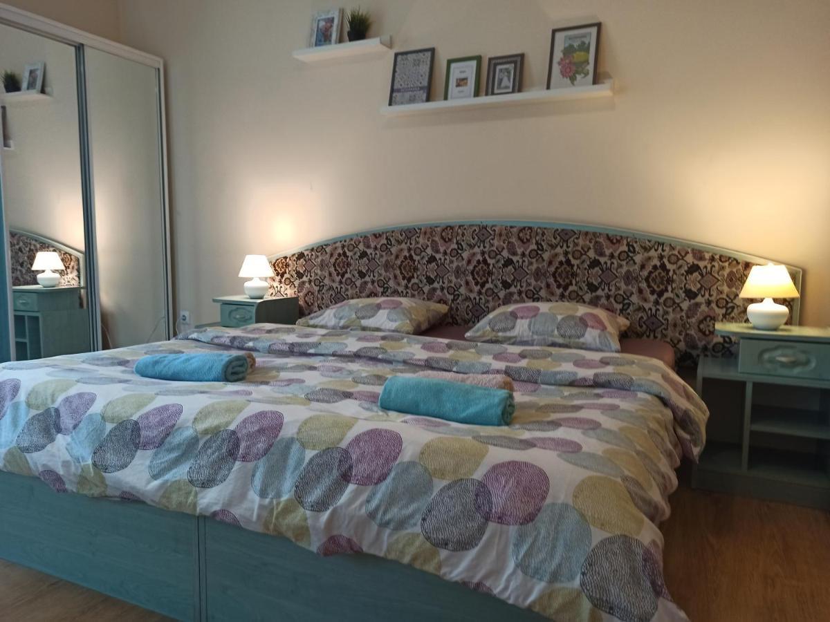 Vip Apartments In The Centre Mukacheve Luaran gambar