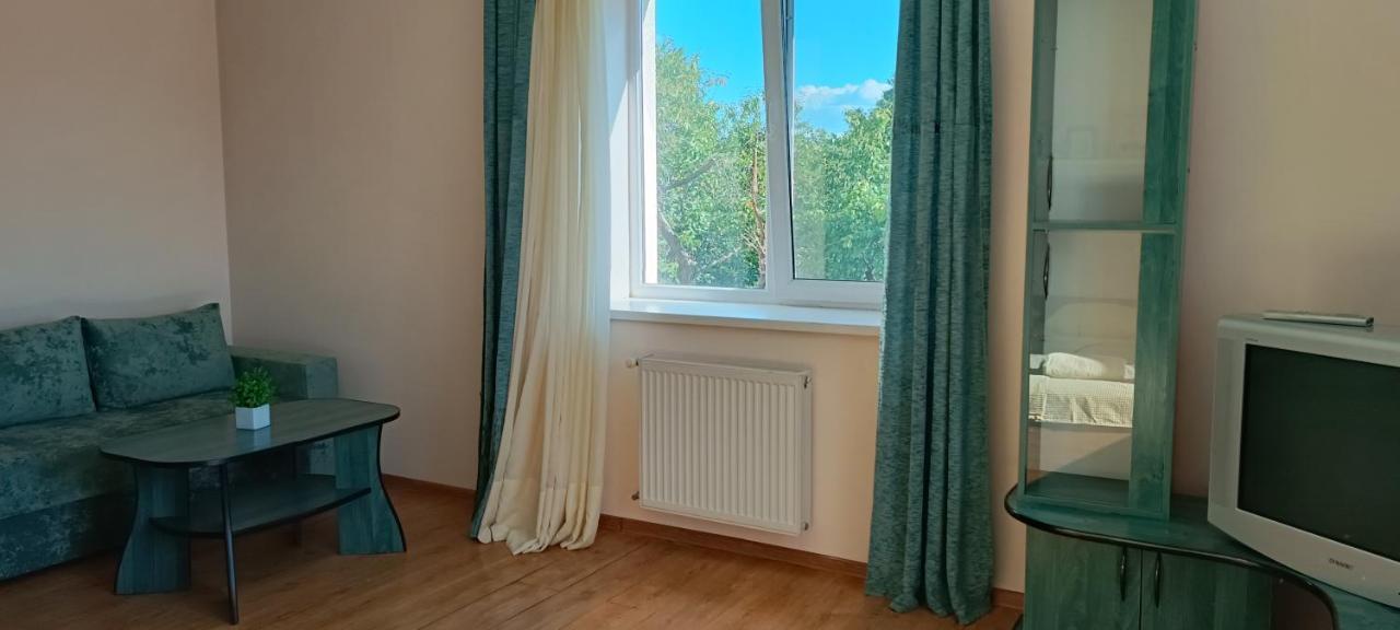 Vip Apartments In The Centre Mukacheve Luaran gambar