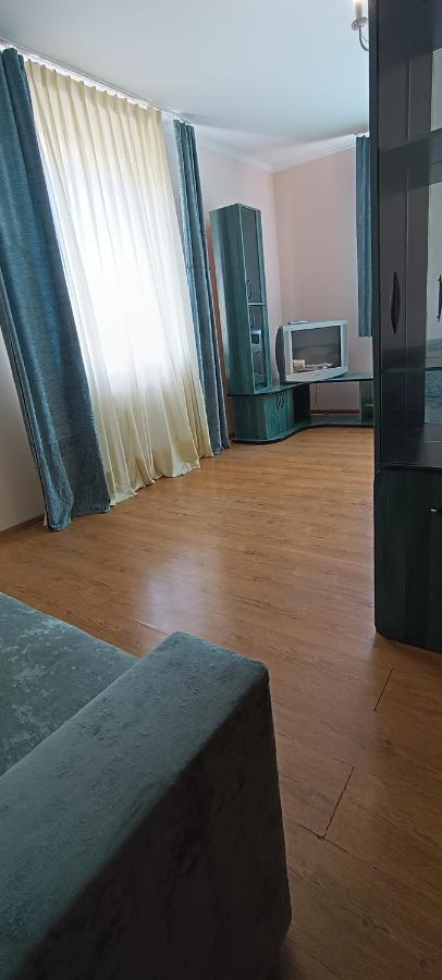 Vip Apartments In The Centre Mukacheve Luaran gambar